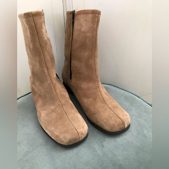 Hush Puppies Women’s suede winter boot inside zipper with fleece lining Size 8 - Picture 1 of 6